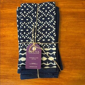 Navy‎ Blue Table Linens